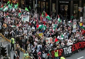 فیلم | برخورد محموله‌های کمک‌رسانی با چادرهای آوارگان فلسطینی