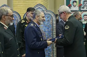 تصاویر/ دیدار برگزیدگان جشنواره مالک اشتر با رهبرانقلاب