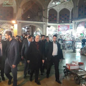 عکس/تولیت آستان قدس رضوی در حال جمع‌آوری برف