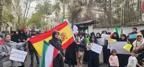 تصاویر| عزاداری و تجمع مردمی در سوگ رهبر شهید در میدان شهدای هفتم تیر تهران