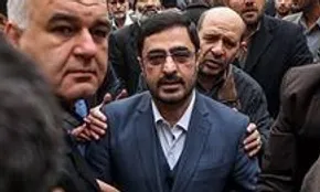 عکس/ سعید مرتضوی در ختم والده احمدی‌نژاد