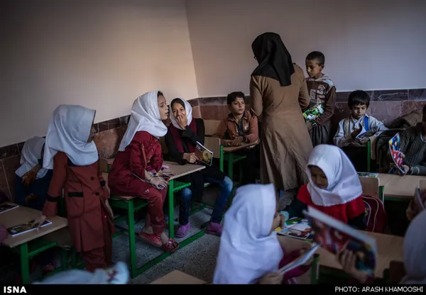 خباط، گشین و بهنوش؛ شاگردان مدرسه ابتدایی روستای نشکاش هستند که در اثر انفجار مین دچار آسیب‌های جسمی شده‌اند. خباط ۹ ساله ، بهنوش و گشین نیز هر دو ۱۰ ساله‌اند.