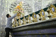 فیلم | آیین اهدای گل به ضریح مطهر حضرت عبدالعظیم حسنی(ع)