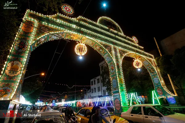 خیابان های تهران در شب میلاد امام زمان‌(عج)