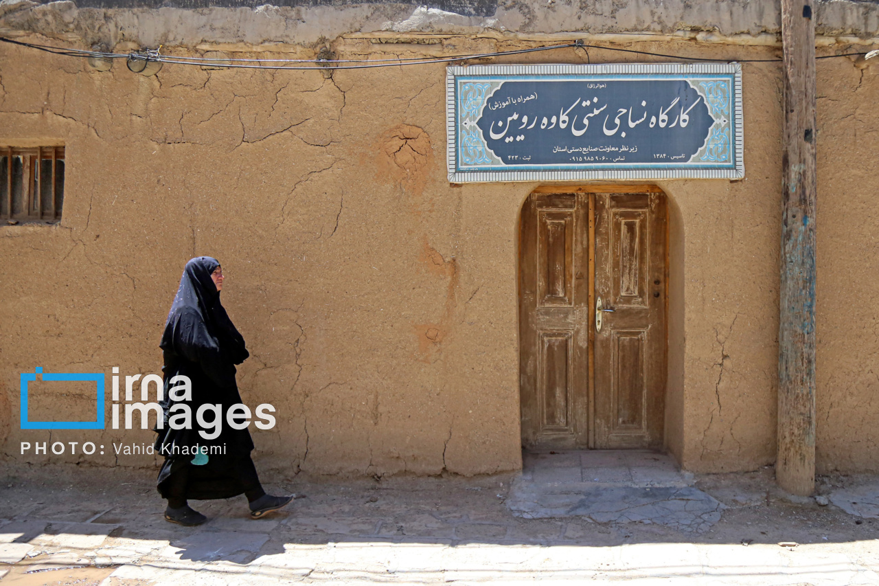 تصاویر| «چورشب بافی» سنتی در روستای رویین