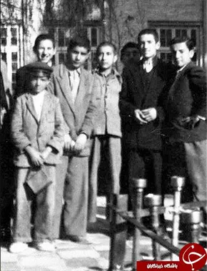 تصویر کمتر دیده شده از شهید چمران در کنار شهید صدر