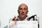 صف طويل مدعيان براي پيروزي در مزايده زمين سوخته!