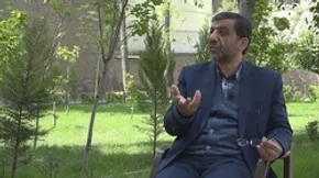 عکس/ خواننده لس آنجلسی در تشییع ملک مطیعی