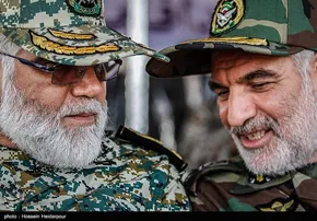 عکس شگفت‌انگیز از یک سنگ آسمانی سبزرنگ، کنارِ ماه و ناهید