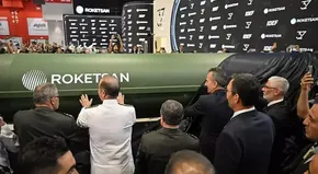 عکس/محافظت از اردوغان با موشک استینگر!