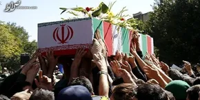 تصاویر/بوسه روحانی‌برپیشانی‌یک‌جانباز