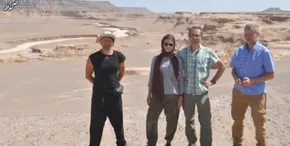 فیلم/شکار امنیتی معاون سفیر انگلیس در حال انجام تحرکات اطلاعاتی نزدیک رزمایش‌های موشکی ایران