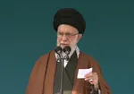 عکس |  علی لاریجانی و سردار حاجی زاده در نماز عید فطر به اقامت رهبری |  سردار نقدی و مهدی چمران هم آمدند