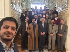 عکس/ سلفی خبرنگاران با لاریجانی