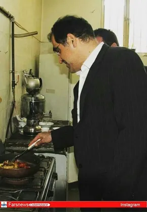 عکس یادگاری هاشمي با رزمندگان