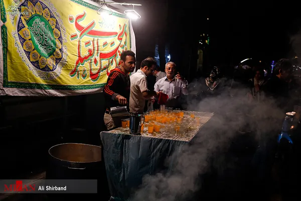 خیابان های تهران در شب میلاد امام زمان‌(عج)