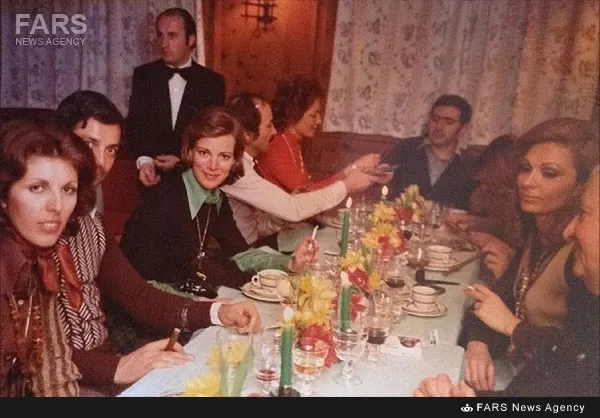 جعفر بهباهانیان، فرح، احمد على مسعود انصارى، الى انتیالودیس، على سردار افخمى، ملکه یونان،شهرام پهلوى نیا، لیلا سردار افخمى