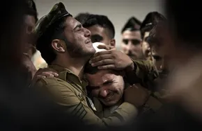 تصاویر/ خودکشی زن جوان از روی پل