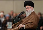 عیادت رهبری از آیت‌الله نوری‌همدانی