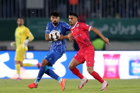 تا دقیقه ۳۰؛ استقلال صفر - پرسپولیس صفر؛ موقعیت‌سوزی عجیب علیپور