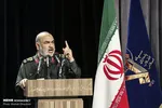 مسئولین به وعده‌ی این و آن اعتماد نکنند/ انتقام از آمران و قاتلان سردار سلیمانی قطعی است