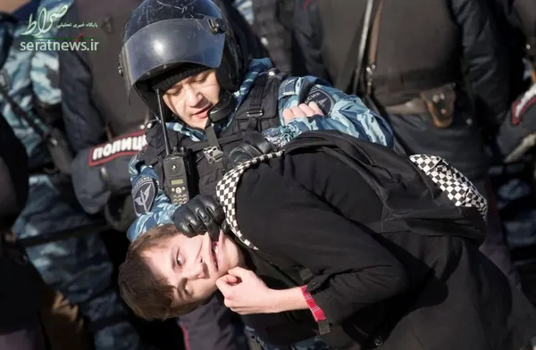 بازداشت یک معترض در جریان تظاهرات ضد فساد در مسکو