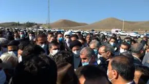 فیلم / گفتگوی رئیس جمهور با کشاورز اردبیلی به زبان ترکی