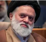 تصویری از حضور آیت‌الله مجتبی خامنه‌ای در مدرسه فرزندشان+ عکس