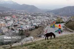 بوسه استاندار بر پای جانباز ۷۰ درصد سی‌سخت + عکس