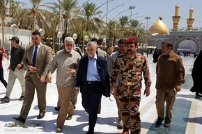 فیلم | حضور جوانان مسیحی با قرآن در مراسم عزاداری اباعبدالله در عراق!