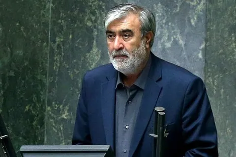 هشدار رئیس کمیسیون امنیت ملی به آمریکایی‌ها: به فرار خود از منطقه سرعت دهید!