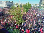 نمایی شگفت‌انگیز از دریای جمعیت در مراسم تشییع رهبر شهید انقلاب+ عکس