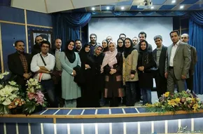 عکس/سلفی مجری حین پخش برنامه زنده