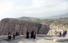 فیلم| آتش سوزی پشت بام مجتمع تجاری در شوش تهران