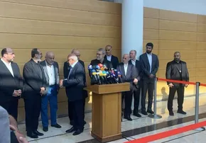 فیلم | استقبال گسترده مردمی از لاریجانی در فرودگاه بیروت