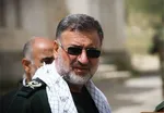 سردار حاج قاسم سلیمانی بر سر مزار مادرش + عکس