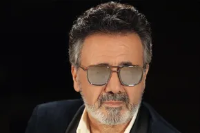 فیلم / فحاشی مداح قمی به علی پروین و حسن روشن