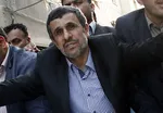 واكنش احمدي نژاد به بازداشت فردي كه حكم قضايي را آتش زد