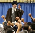 عکس | استوری بلاگر کره‌ای برای رهبرانقلاب با یک عکس و شعار خاص