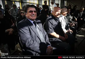 عکس/ قرائت شجريان در کنار پدرشان