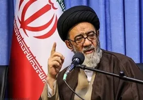 فیلم/ پول‌پاشی توسط امام‌جمعه ایرانشهر در میان کارگران!