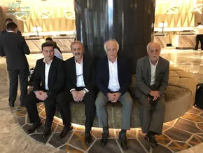 کاریکاتور/ خانه‌تکانی استقلال شروع شد!