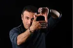 امین زندگانی در مترو برنامه اجرا می‌کند