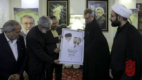 تجلیل از خانواده شهید علی لاریجانی برگزار شد
