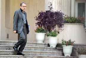 کاریکاتور/نقشه احمدی نژاد برای فرار از زندان بقایی