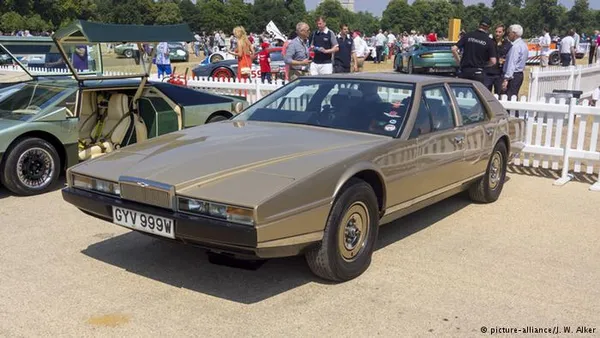 Aston Martin Lagonda

آستون مارتین لاگوندا، خودرویی است بریتانیایی که بین سال‌های ۱۹۷۶ تا ۱۹۸۹ تولید شده است.