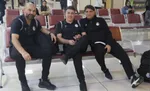 بدون نظر من بازیکن و ۸ وینگر گرفتند