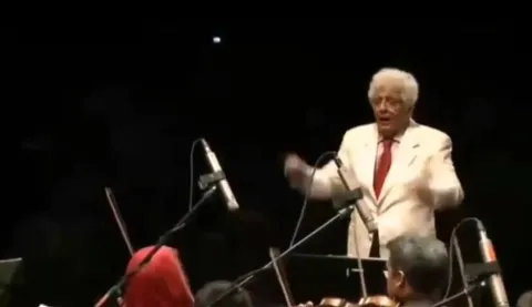 فیلم/ اجرای صحنه‌ای سمفونی شب قبل از عاشورا