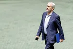 بازیکنان زمین خدمت، خطا و گل به خودی زیادی دارند و مربی باید تدبیری بیاندیشد!