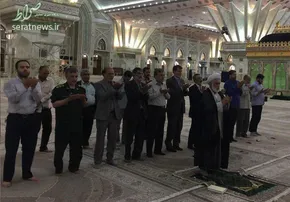عکس/ جماعت موبایل به دست در اطراف مجلس!